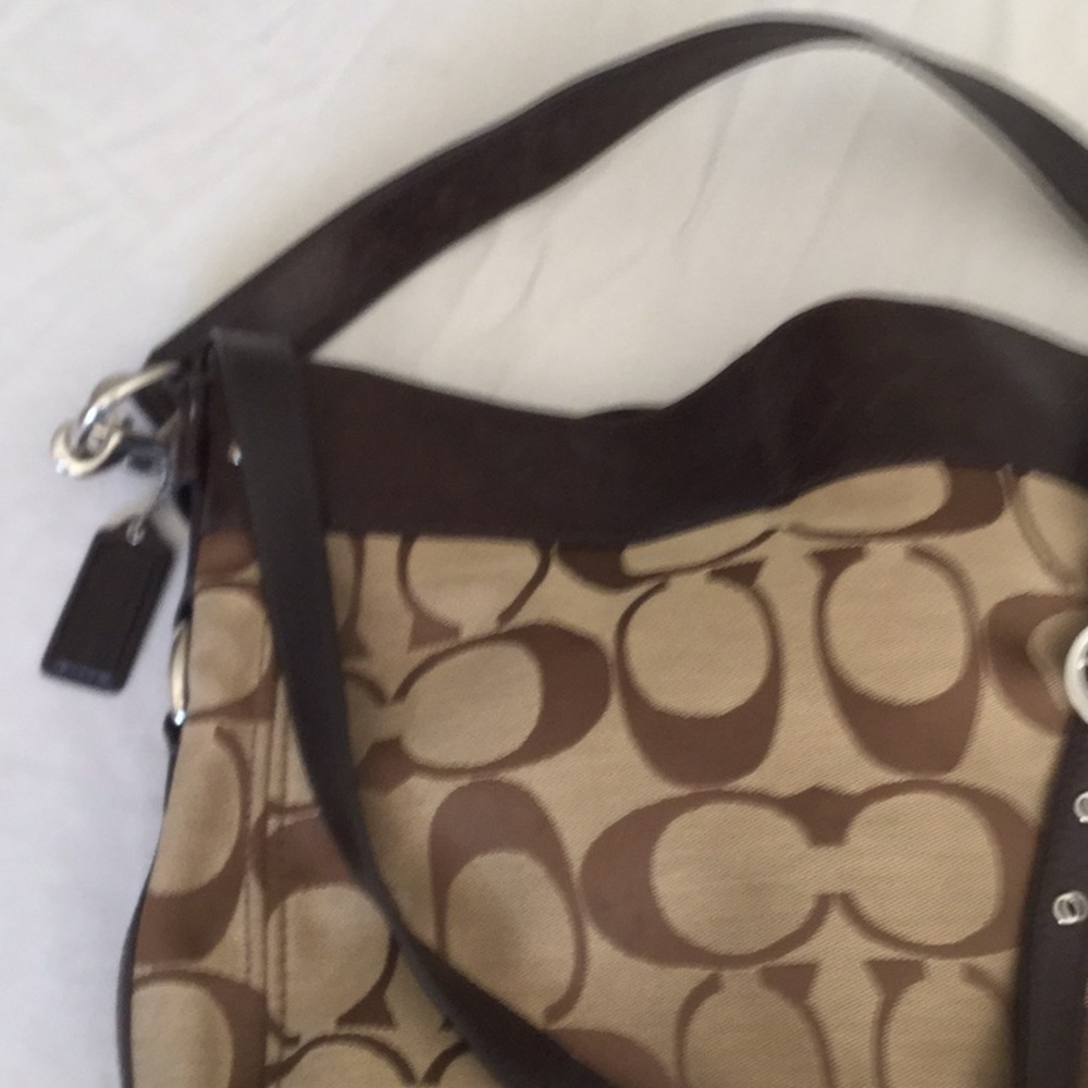 Coach purse and matching card holder - Picture 2 of 6